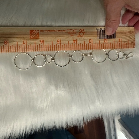Sterling Silver .925 Interlocking Hammered Circle bracelet NEW - Picture 3 of 4